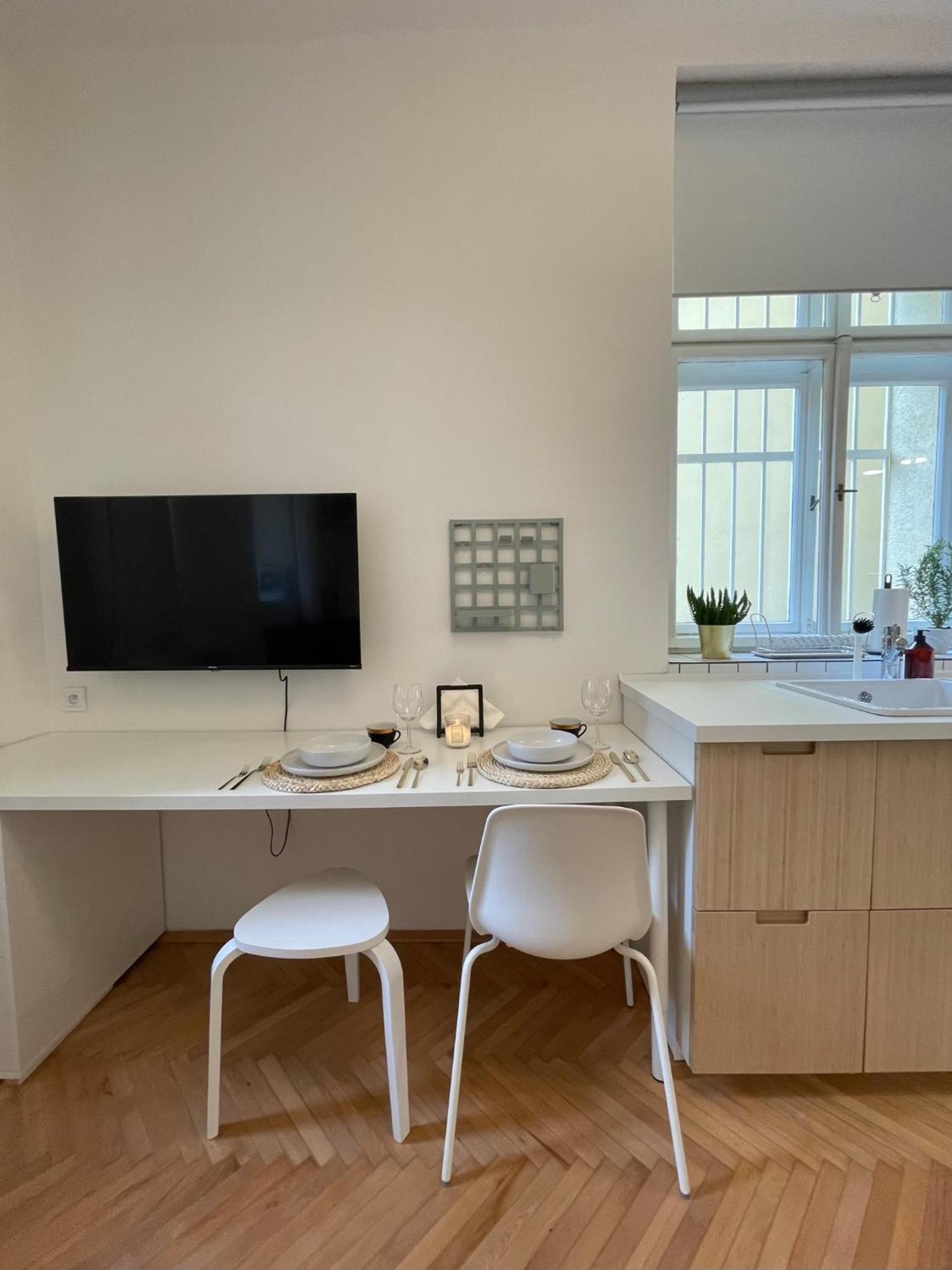 Urban Retreat I Modern Boho Apartments In Lovely Letna District - 10 Minutes From Old Town Praha Eksteriør bilde